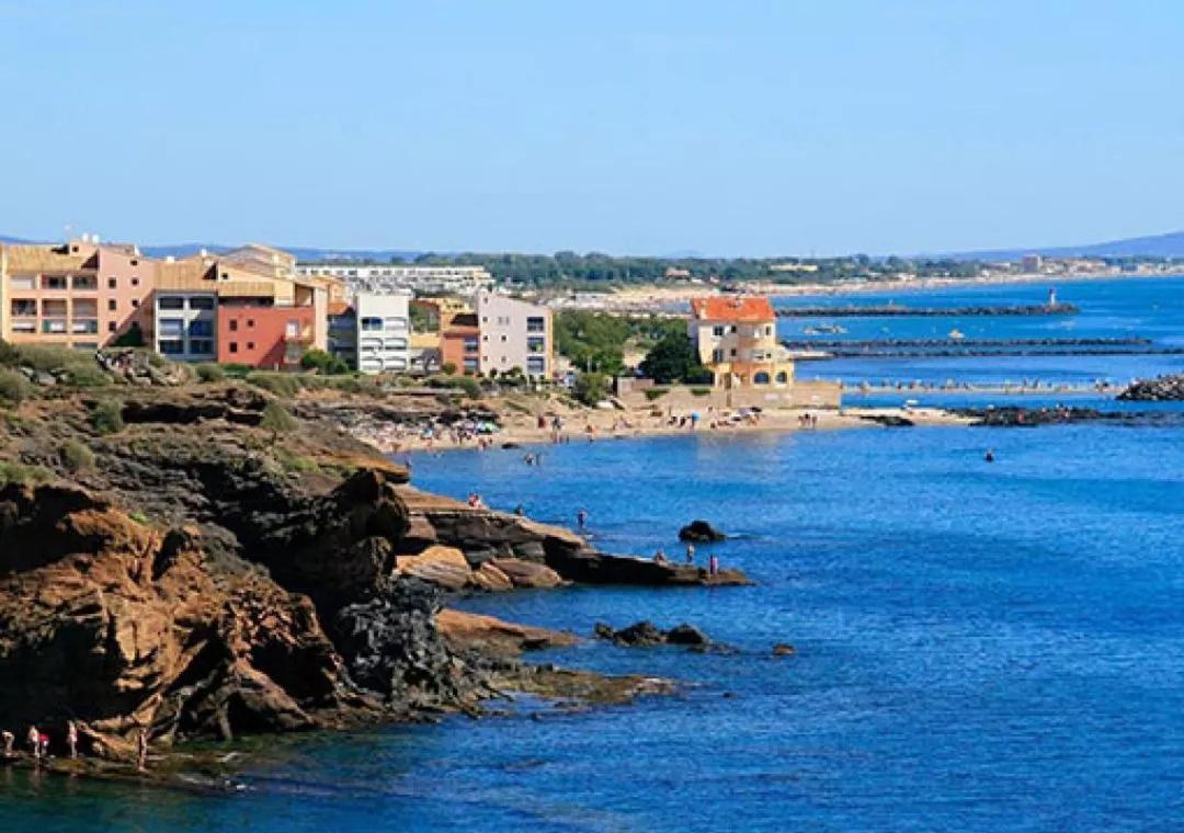 Les Sables Du Midi Hotel Serignan Bagian luar foto
